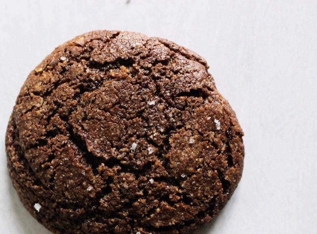 chewy chocolate brownie crinkle cookies